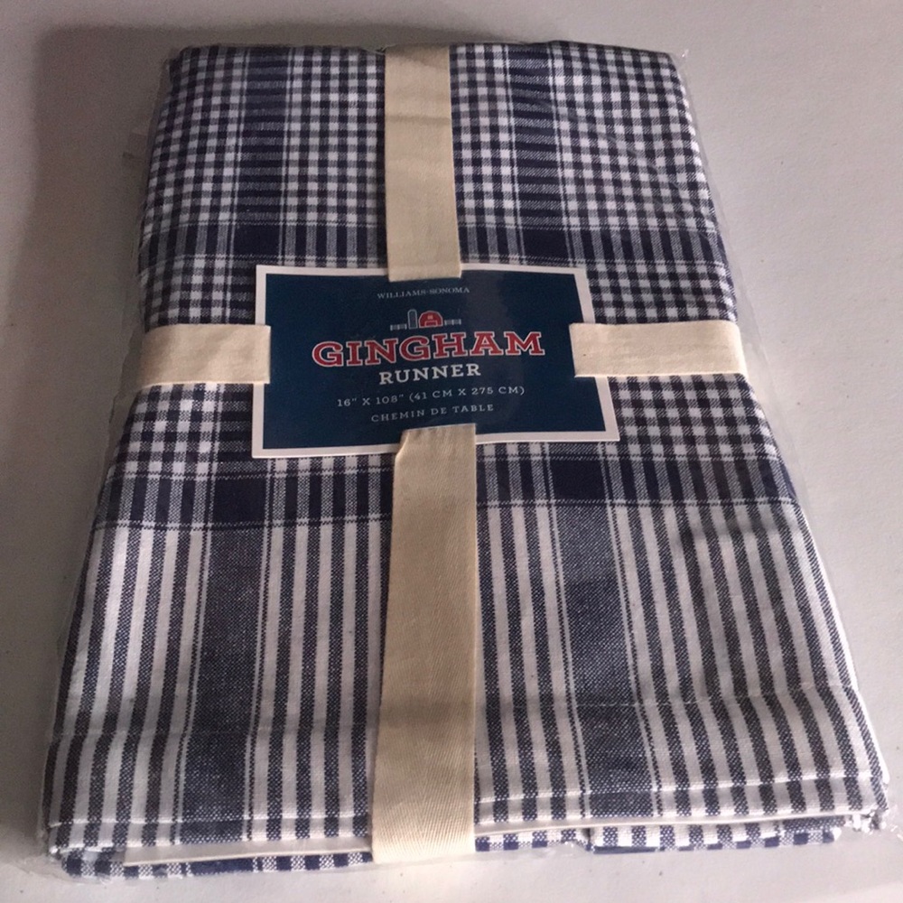 Williams-Sonoma gingham 16” x 108” table runner - Picture 1 of 7